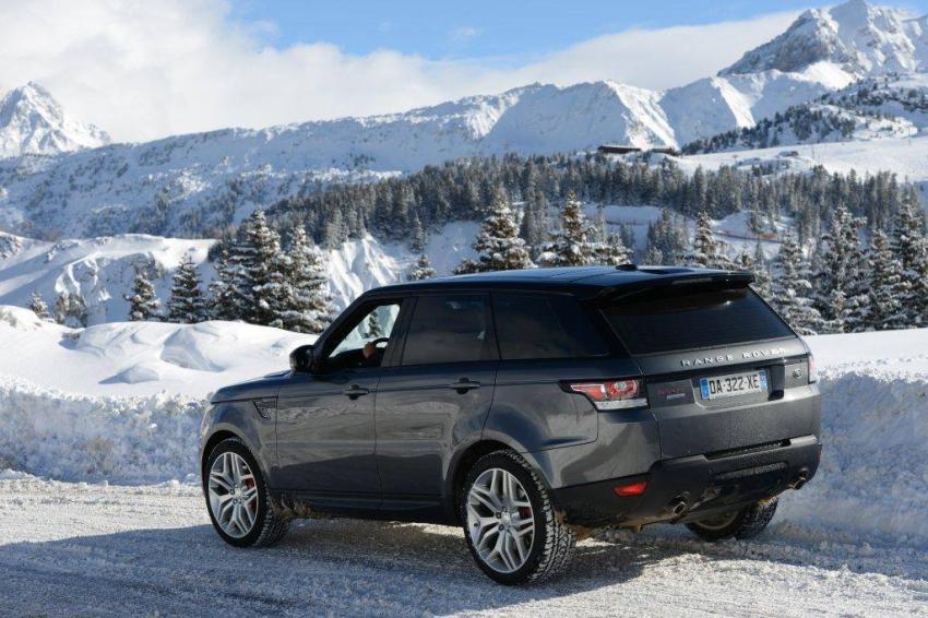Chauffeur Service in the Alps: The Ultimate Ski Trip Luxury