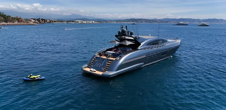 MANGUSTA 108