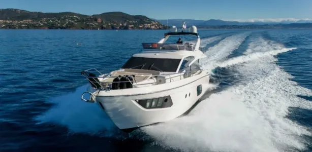 Yacht Charter Absolute 60 Fly