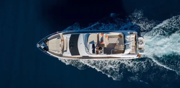 Yacht Charter Absolute 60 Fly