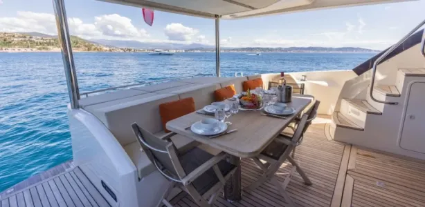 Yacht Charter Absolute 60 Fly