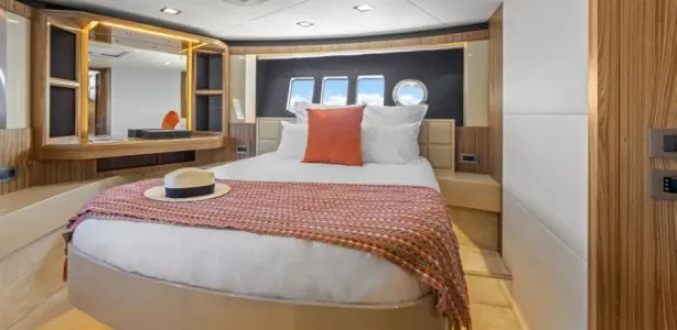 Yacht Charter Absolute 60 Fly