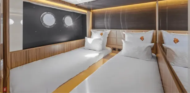 Yacht Charter Absolute 60 Fly