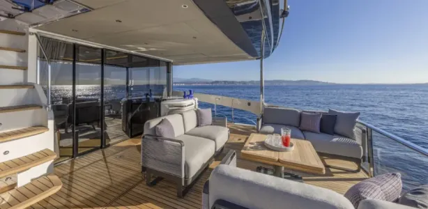 Yacht Charter Navetta 75
