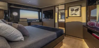 Yacht Charter Navetta 75