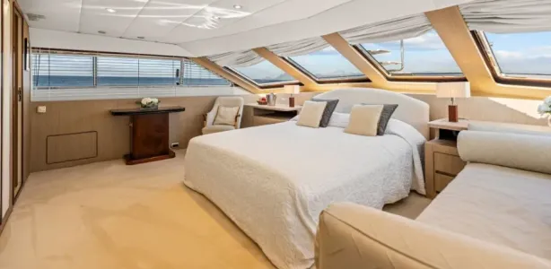 Yacht Charter Alalunga 108