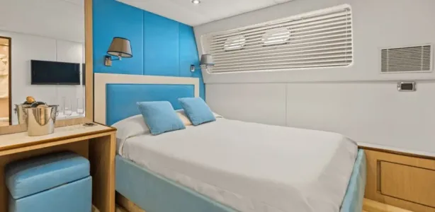 Yacht Charter Alalunga 108