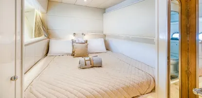 Yacht Charter Astondoa 70