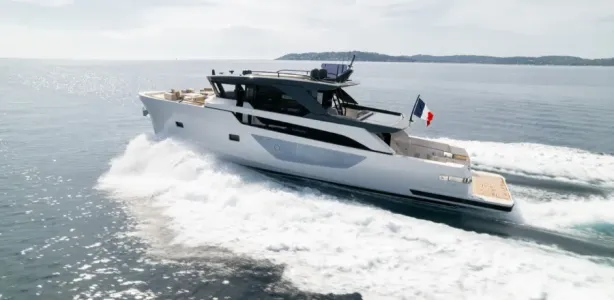 Yacht Charter Bluegame BGX63