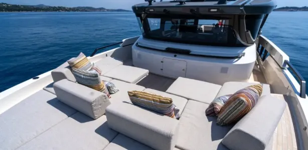 Yacht Charter Bluegame BGX63