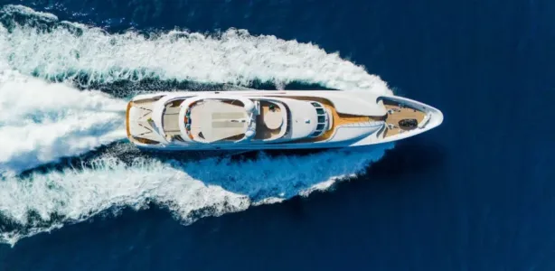 Yacht Charter Heesen 156