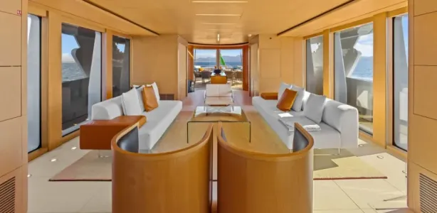 Yacht Charter Heesen 156