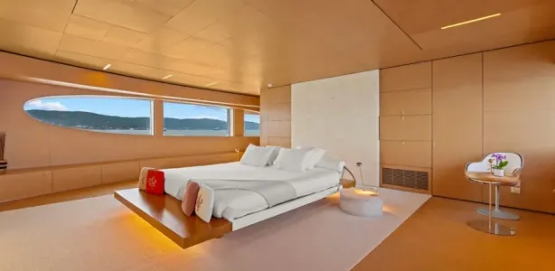 Yacht Charter Heesen 156