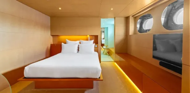 Yacht Charter Heesen 156