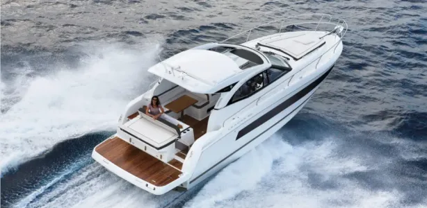Yacht Charter Leader 36
