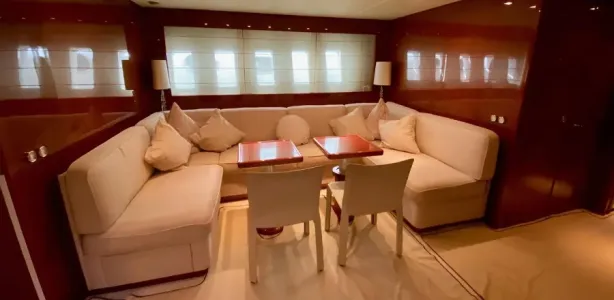 Yacht Charter Leopard 24