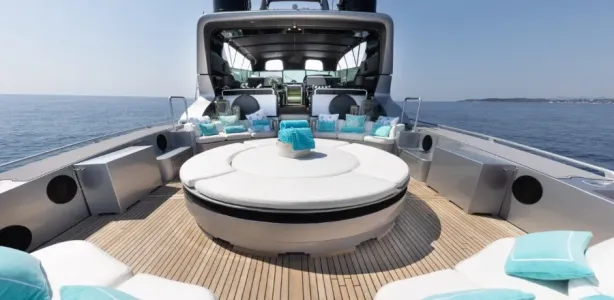 Yacht Charter Mangusta 105