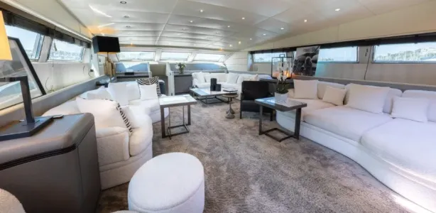 Yacht Charter Mangusta 105