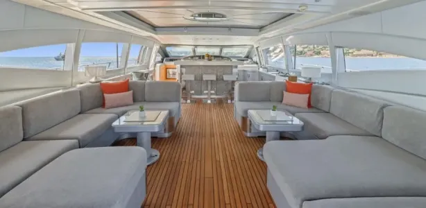 Yacht Charter Mangusta 108