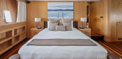 Yacht Charter Mangusta 108