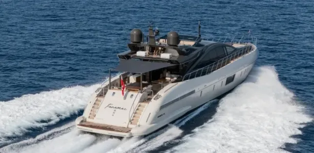 Yacht Charter Mangusta 110