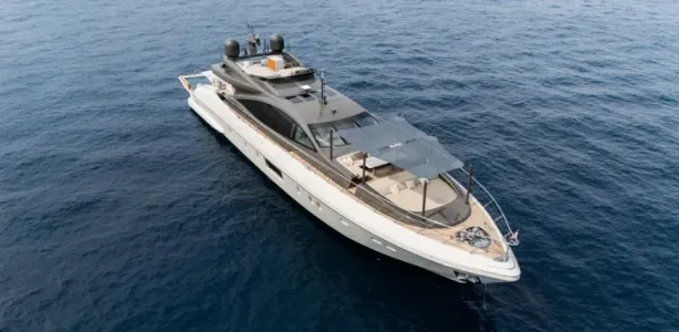 Yacht Charter Mangusta 110