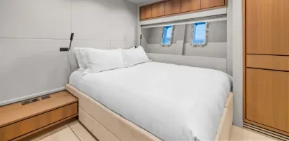 Yacht Charter Mangusta 110