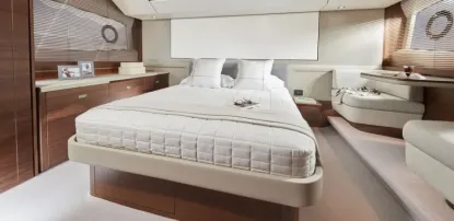 Yacht Charter Princess F55
