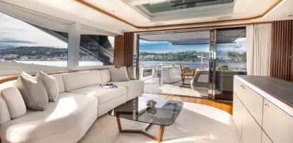 yacht charter Princess x80