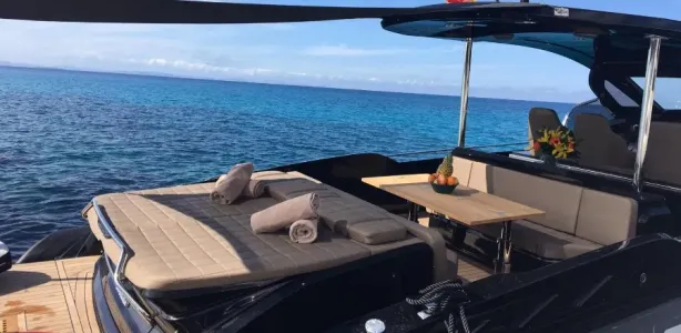 Yacht Charter Sacs 47
