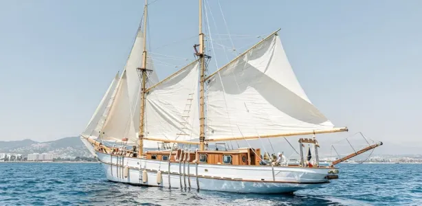 Yacht Charter Sailing Yacht