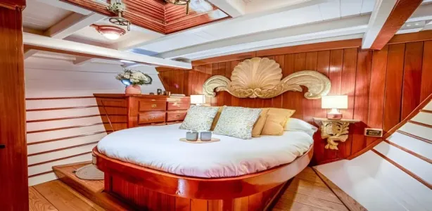 Yacht Charter Sailing Yacht