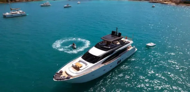 Yacht Charter San Lorenzo 78