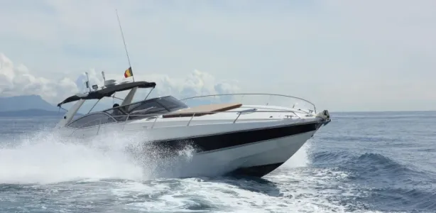 Yacht Charter Sunseeker 48