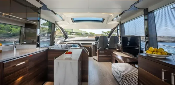 Yacht Charter Sunseeker 65