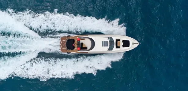 Yacht Charter Sunseeker 84