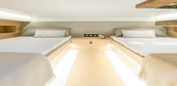 Yacht Charter Tesoro T40