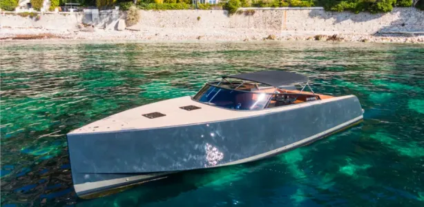 Yacht Charter VanDutch 40