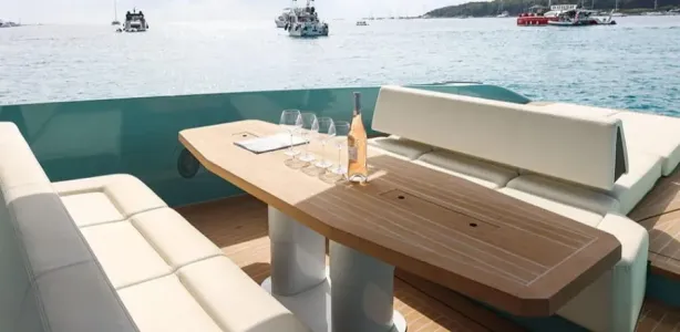 Yacht Charter Wajer 55S