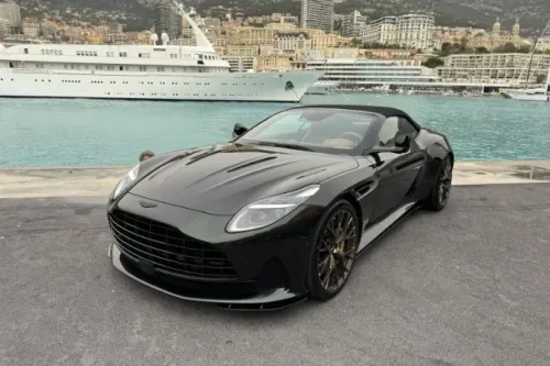 Aston Martin DB12 Volante