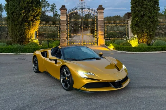 Ferrari SF90 Spider