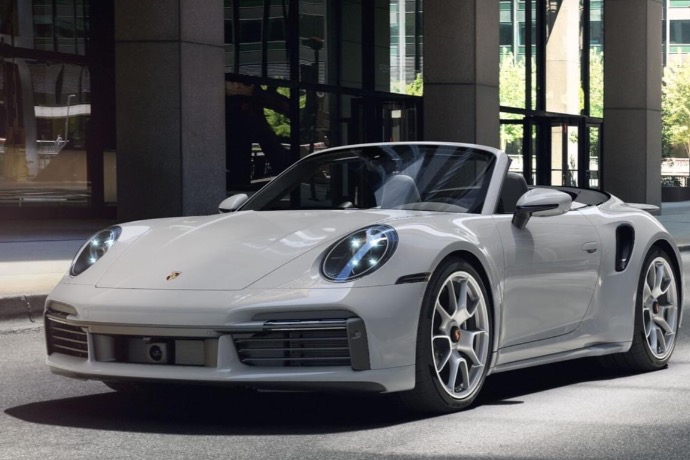 Rental Porsche 911 Turbo S (992)