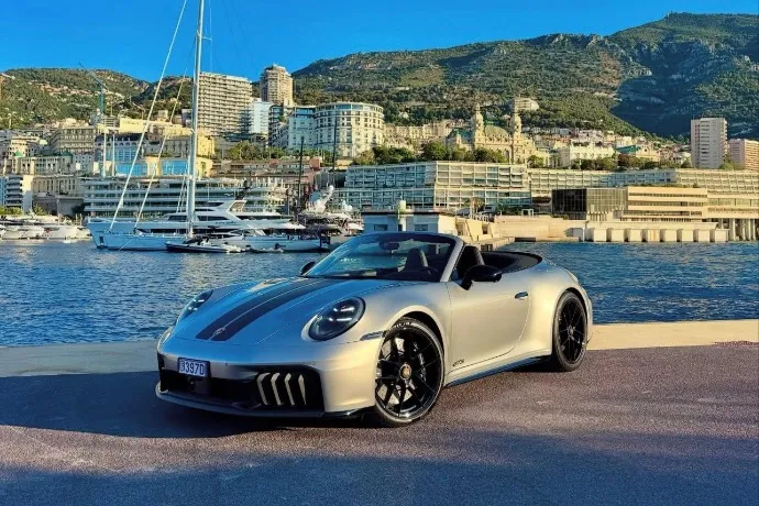 Porsche 992 Carrera GTS T-Hybrid