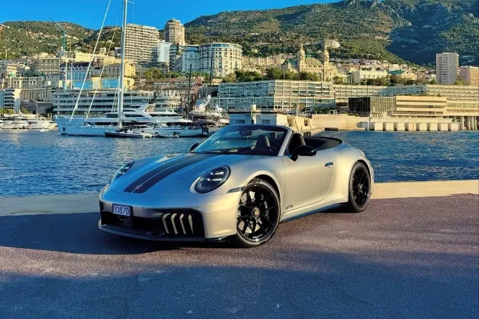Porsche 992 Carrera GTS